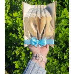 Könyvszobor monogramokkal