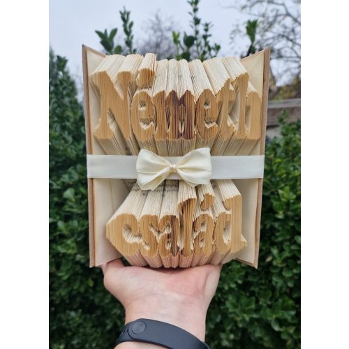 Könyvszobor családoknak