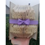 Könyvszobor "Szeretlek Keresztanya" felirattal