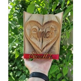 Szív könyvszobor egyedi névvel